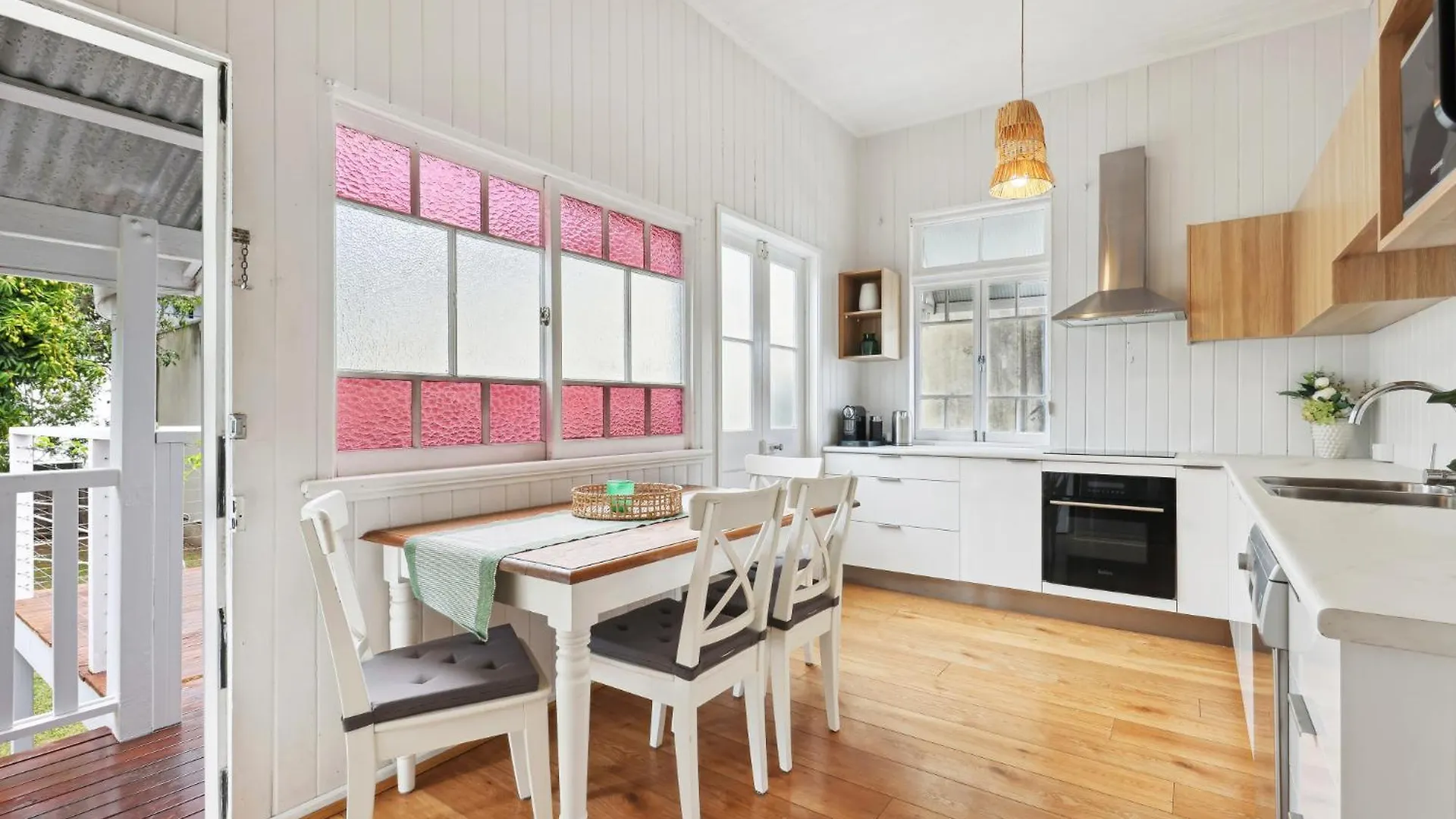 Gorgeous 3-Bed Family Home By Oxenham Park & Shops Brisbane 0*,  Australië